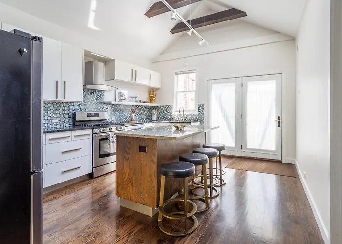 Duplex 3 Bed 2 Bat Apt Steps From Lincoln Square