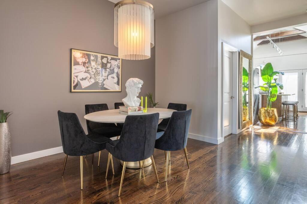 Duplex 3 Bed 2 Bat Steps From Lincoln Square Apartment