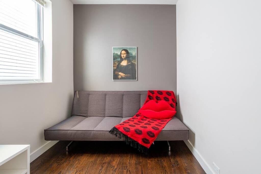 Duplex 3 Bed 2 Bat Steps From Lincoln Square Chicago