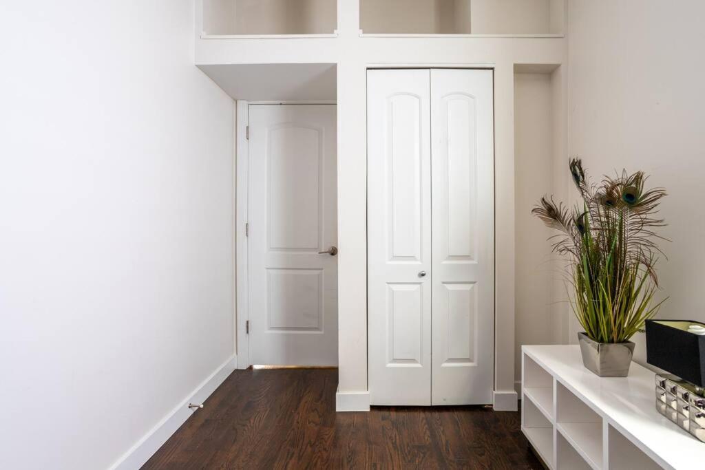 Apartment Duplex 3 Bed 2 Bat Steps From Lincoln Square *