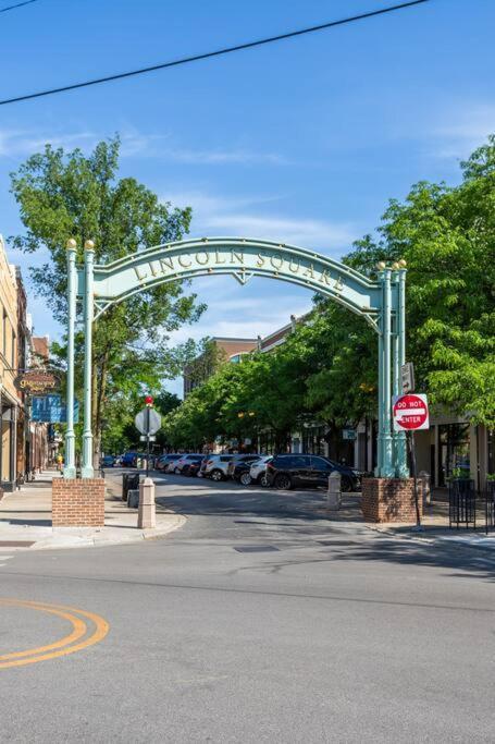 Duplex 3 Bed 2 Bat Steps From Lincoln Square Apartment Chicago